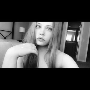 Meet your Posher, Madeline